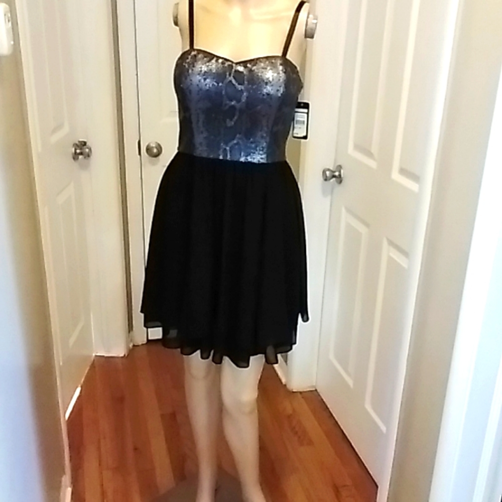 GUESS BLACK AND GREY DRESS  (SIZE 4)